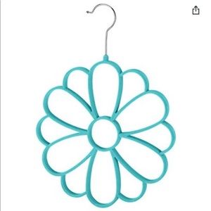 Two flower scarf hangers in turquoise